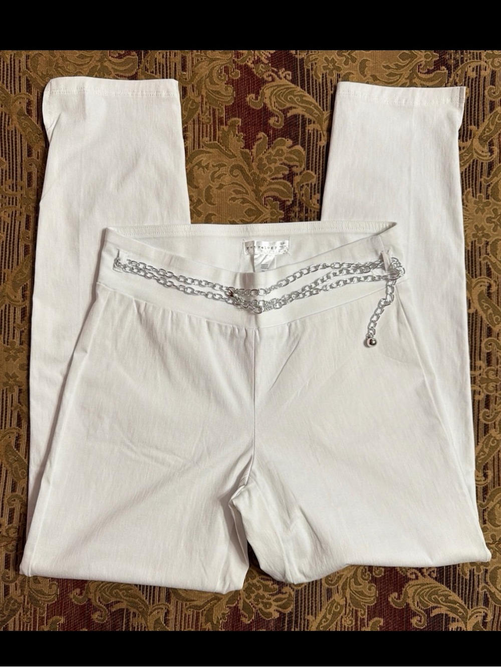 NWOT Retrology White High-Rise Pants Size Small with Silver Chain Accent